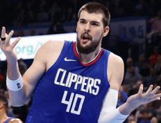 莱万多夫斯基意外战胜快船，反败为胜引爆全场！赢得满堂喝彩的简单介绍